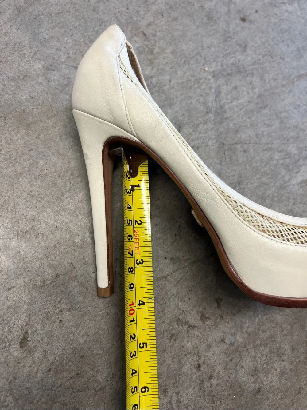 Pour La Victoire Ivory Leather & Mesh Round-Toe Flats
